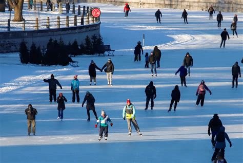 How to Stay Warm at Outdoor Sporting Events: A Comprehensive Guide